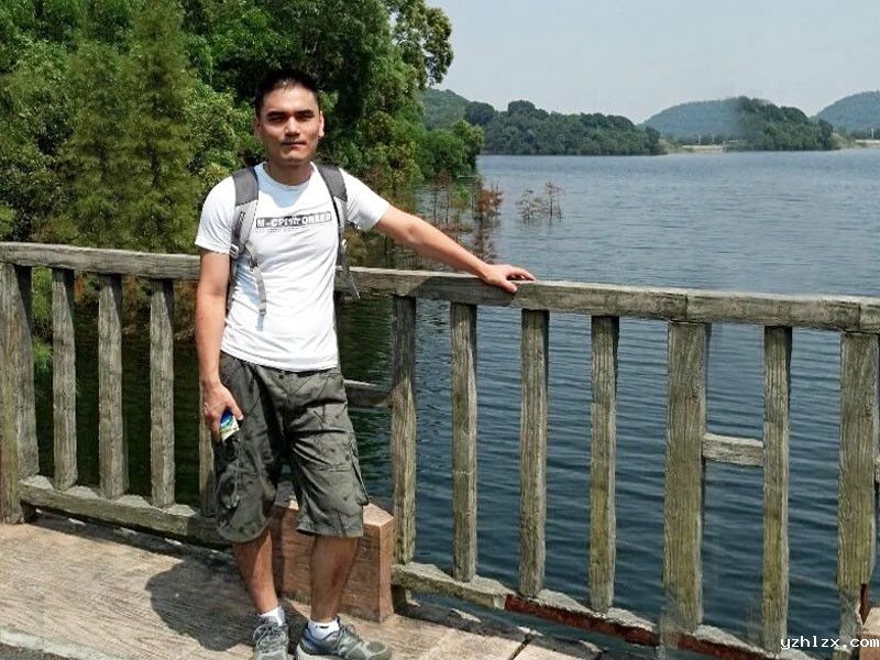 技术部经理：任远。 主要负责公司新产品的研发，设计，公司生产部门的技术指导。06年来到深圳,第一份工作就是安检行业做一名生产员工,因为为人踏实厚道,以前学的专业也电子专业,对各种电路一点就通,感谢公司委以重任。 从生产线员工到生产部门管理员,再到现在幕后的产品研发,及生产技术指导.我热爱这个行业。 安检是一辈子的事业,用心去做事,踏实做人,一直在学习的路上.